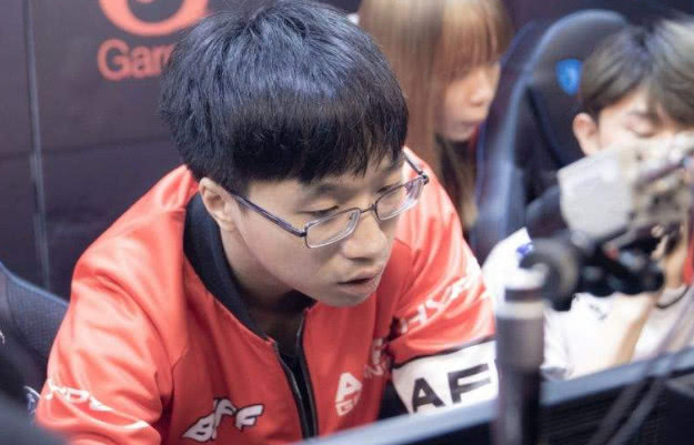 以稳健防守